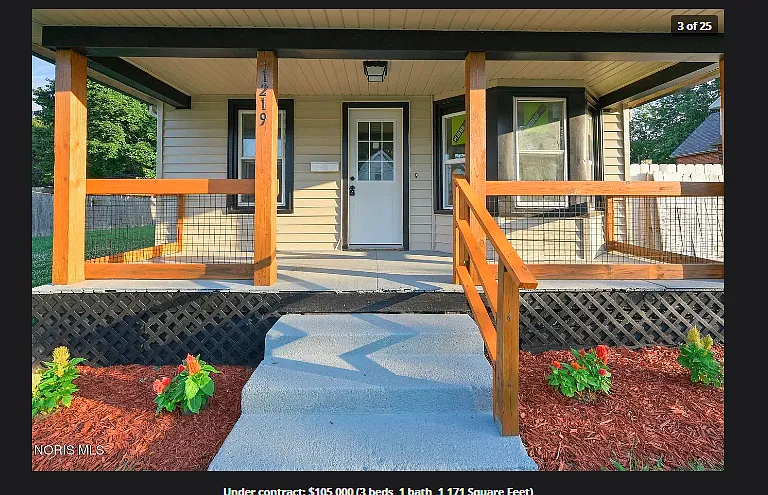 1219 Colburn St — Photo 3