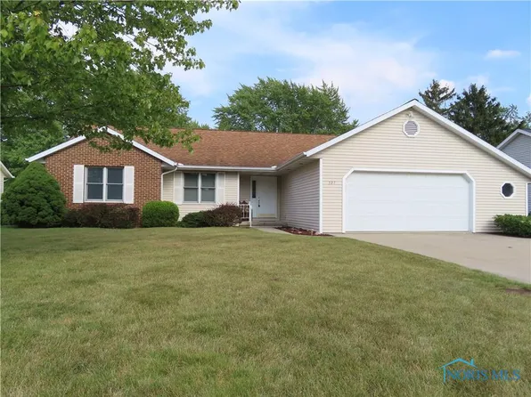 327 Carson Dr, Bryan, OH 43506