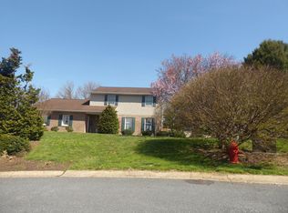 1269 Barclay Dr, Lancaster, PA 17601