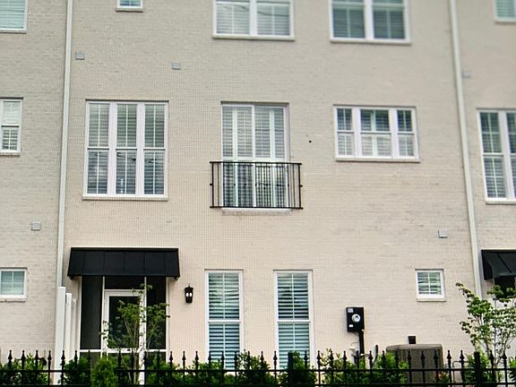 2nd image of 117 Downton North Dr #117