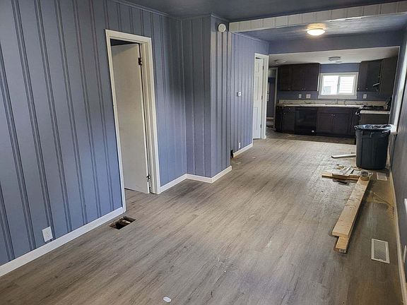 5th image of 57033 Greenlawn Ave