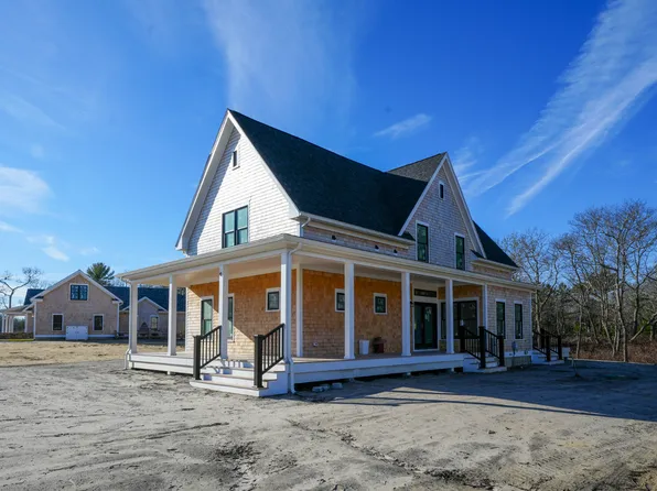 4 Hope's Way, Oak Bluffs, MA 02557