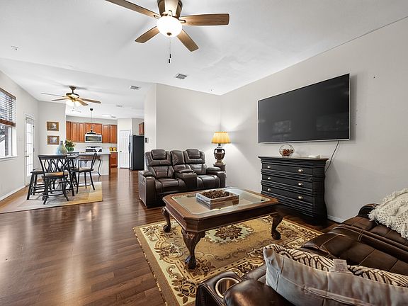 2nd image of 10610 Gleneagles Ln