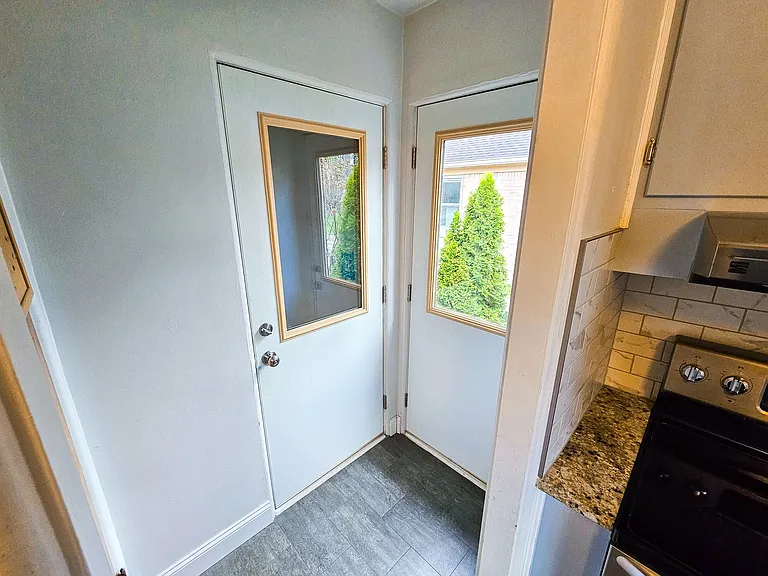 6024 Hillside Avenue East Dr — Photo 11