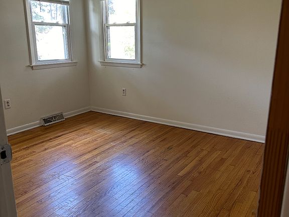 4th image of 91 Hazelhurst Ave Unit 1