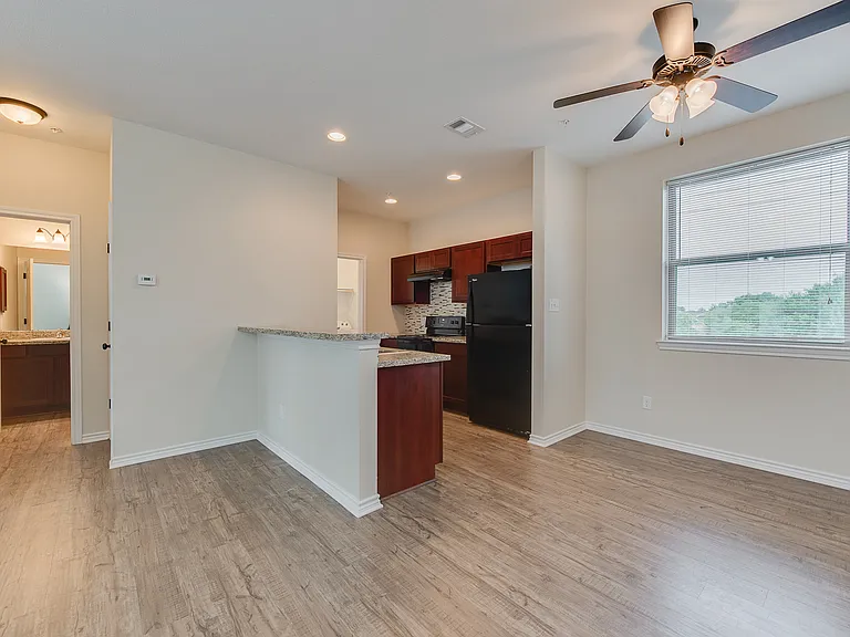 Falcon Point — Photo 38