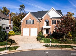 2321 Colonel Lindsay Ct, Falls Church, VA 22043