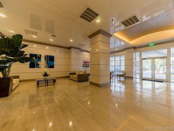 3rd image of 19390 Collins Ave APT 124