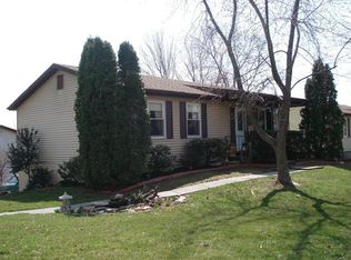 2 Benjamin Dr, Hanover, PA 17331
