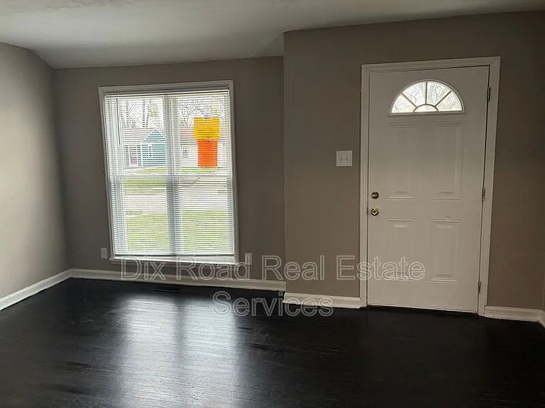 729 Cleverly Rd — Photo 5