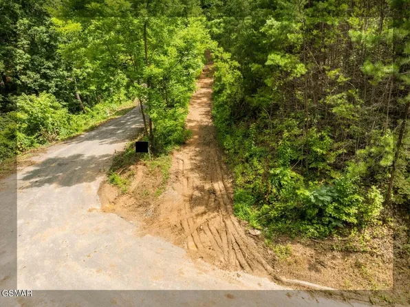 2119 Spurling Rd, Sevierville, TN 37862