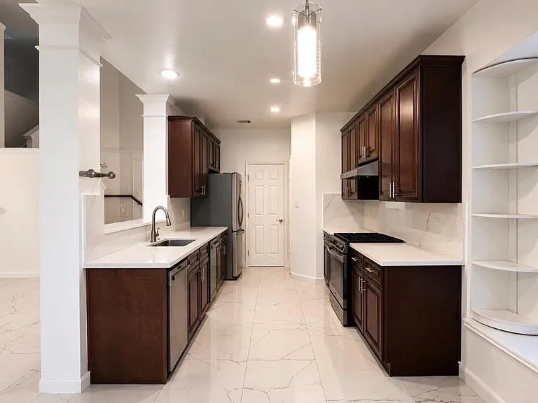 423 Blossomwood Dr — Photo 10