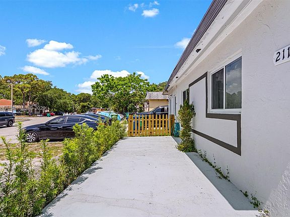4th image of 21110 NW 39th Ave