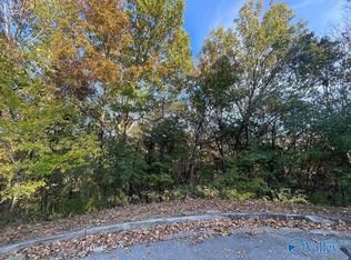 Mathis Mountain Rd SE, Huntsville, AL 35803