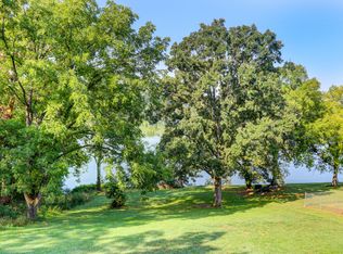 406 Lakeview Cove Dr, Loudon, TN 37774