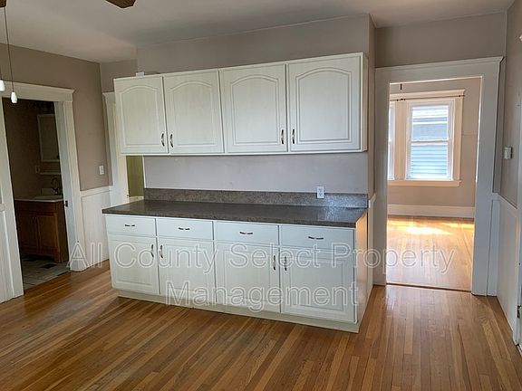 5th image of 195 Jefferson Ave #2
