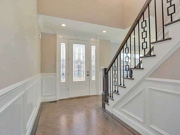 3rd image of 34 Evelyn Ln
