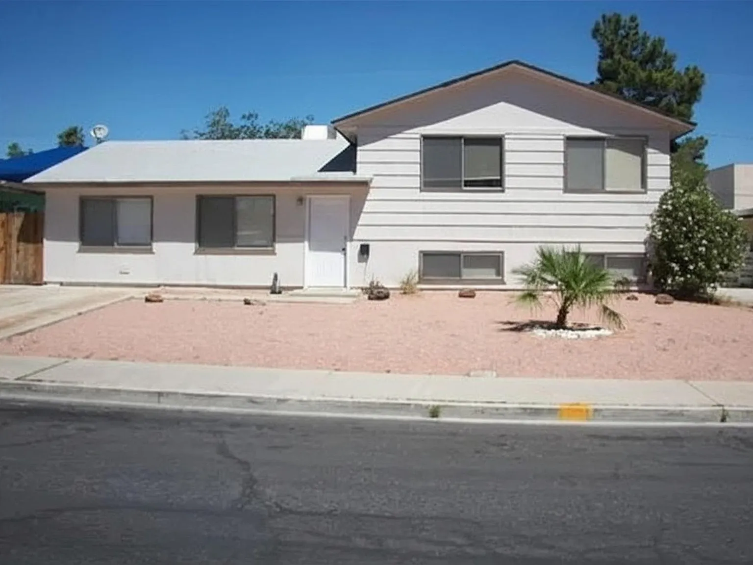 4 bed, 3.0 bath, 1898 sqft, $1,343 — Photo 4