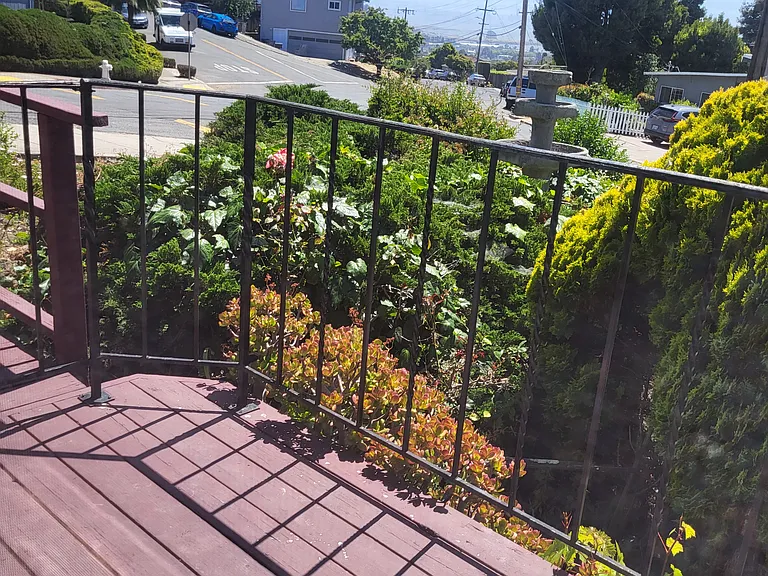 906 Balra Dr — Photo 25