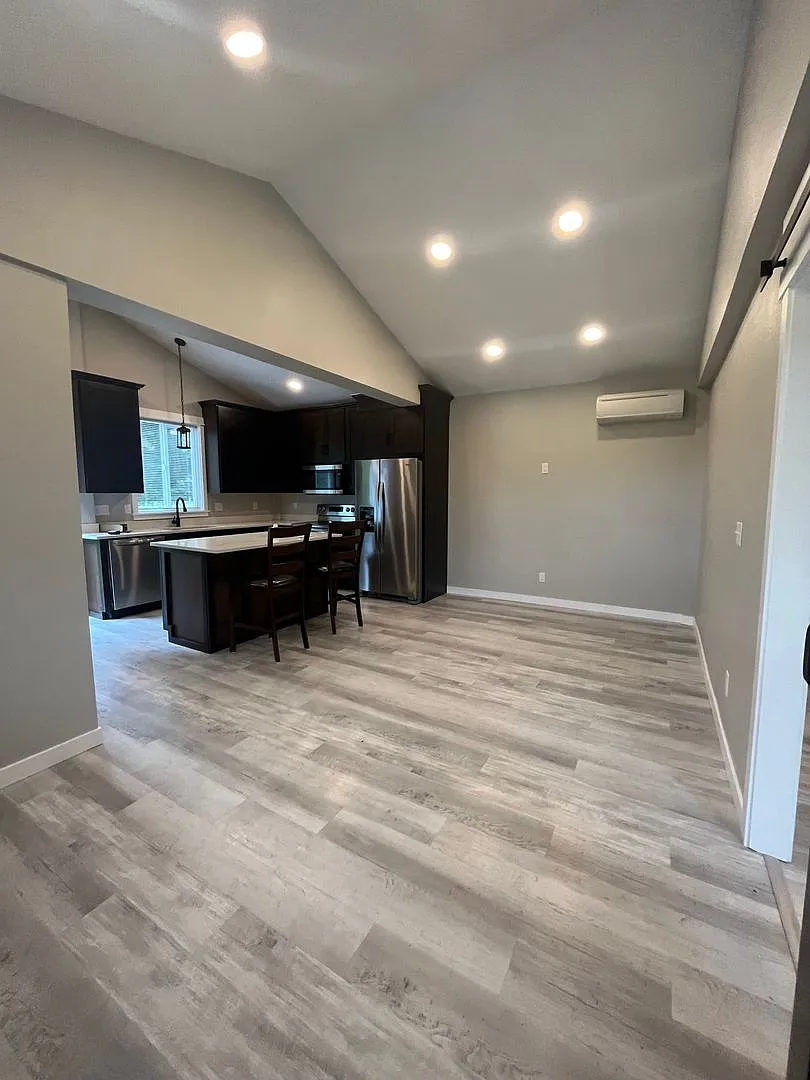 1625 River Loop 1 — Photo 1