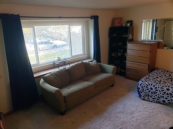 2nd image of 2030 Sandalwood Dr