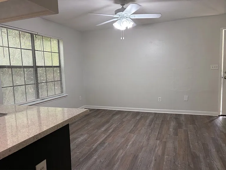 2350 Horne Ave #3 — Photo 5