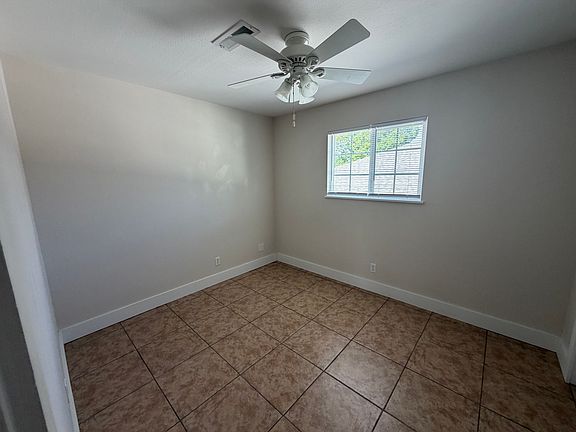 4th image of 850 N Oakland Ave #9