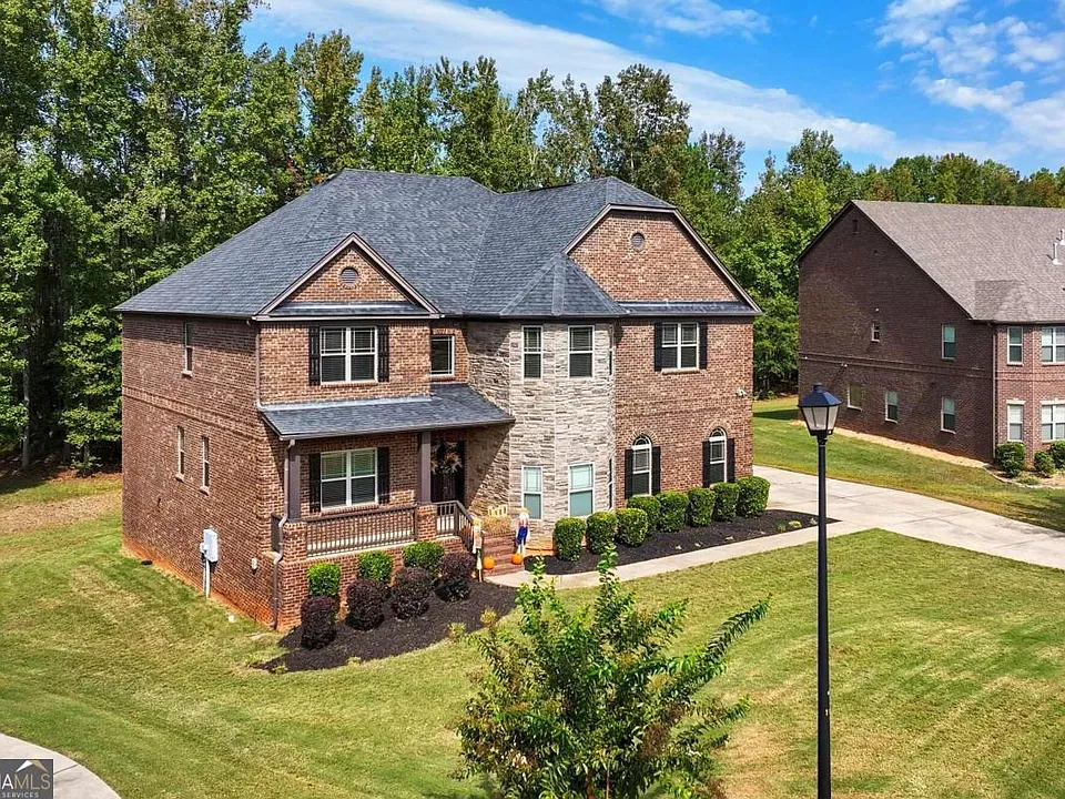 2214 Golden Eagle Dr