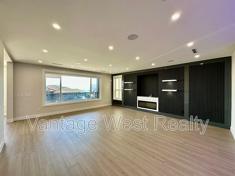 3608 Silver Way — Photo 12