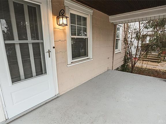 2nd image of 1548 Nelson Ave