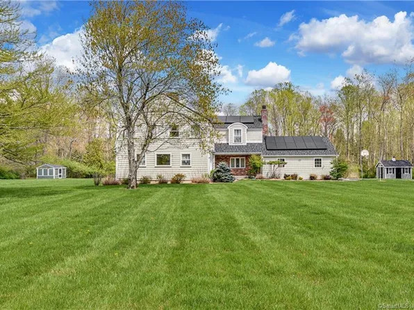 39 Brookwood Drive, Newtown, CT 06470