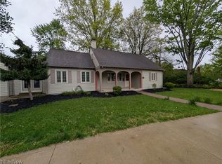 7353 Columbia Rd, Olmsted Falls, OH 44138