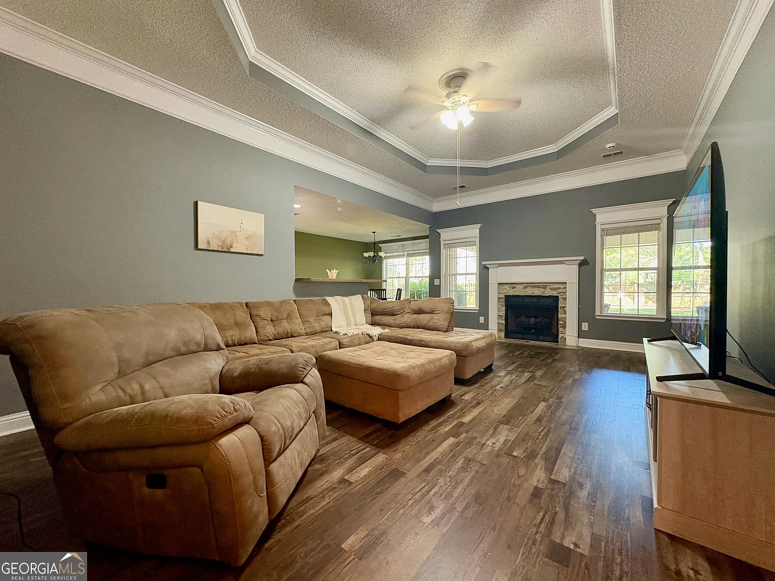 3 bed, 2.0 bath, 1382 sqft, $2,100 — Photo 4