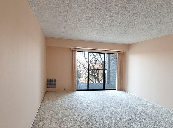 5th image of 350 Plum Creek Dr APT 311