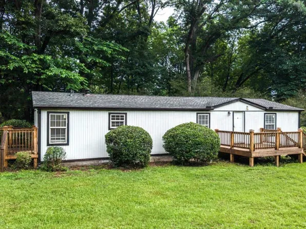 109 Maddox Rd, Carrollton, GA 30117