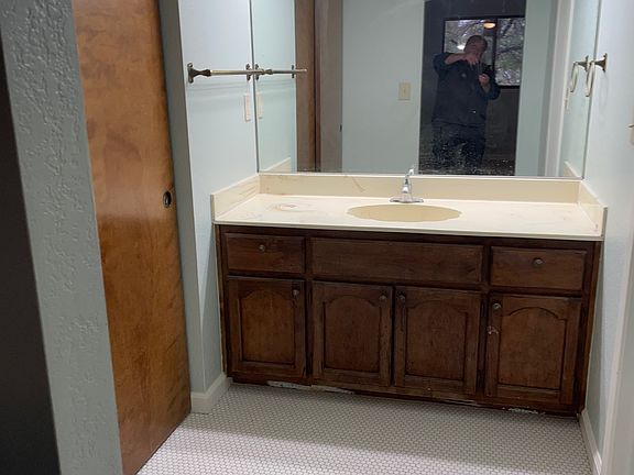 5th image of 18812 Dove Ct