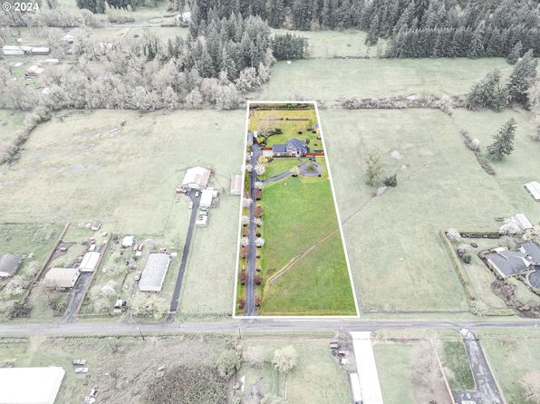 28072 Bridges Ln, Eugene, OR 97402