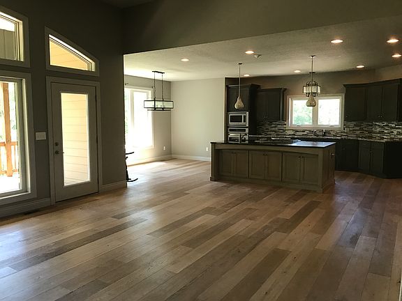 5th image of 232 Timberwolf Dr