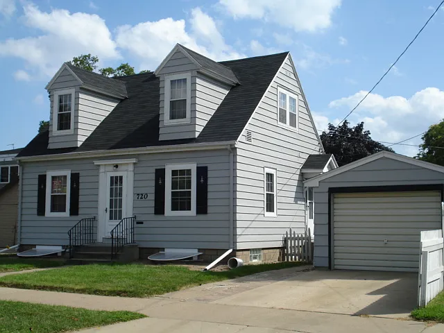 5 bed, 2.5 bath, $2,500 — Photo 1