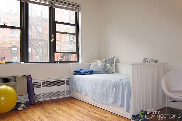 Rented by City Connections Realty | media 18