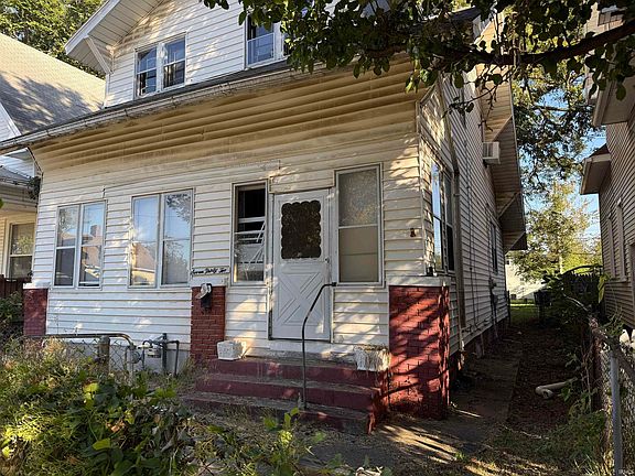 2nd image of 732 E Gum St