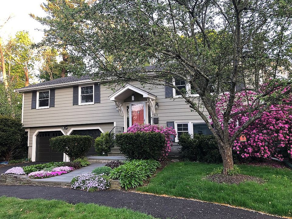 1st image of 62 Brentwood Cir
