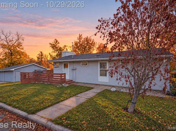 8033 Clarence St, Goodrich, MI 48438
