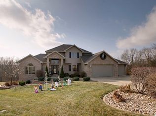 3318 White Oak Ct, Quincy, IL 62305