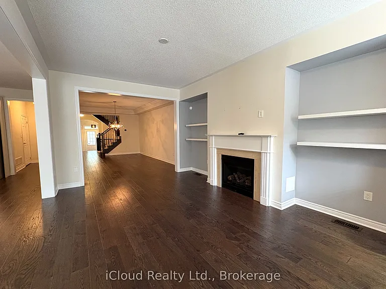 2466 Village Cmn — Photo 11