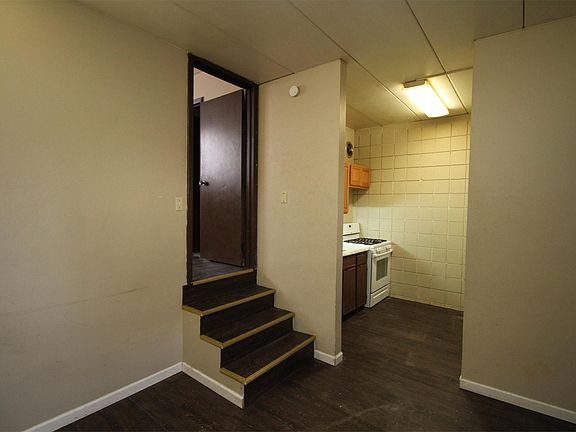 3rd image of 877 N 26th St APT 103