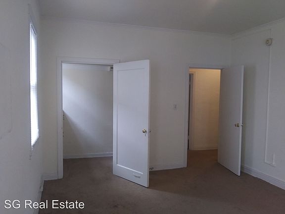 4th image of 3201 Beaumont Ave APT 07