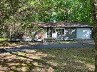 5117 Hickory Ln, East Stroudsburg, PA 18302