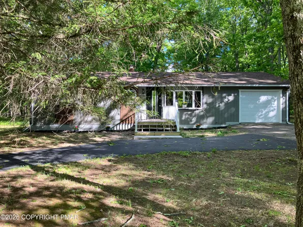 5117 Hickory Ln, East Stroudsburg, PA 18302