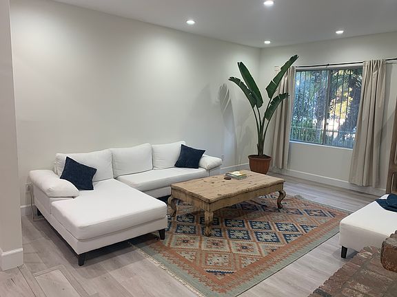 2nd image of 5128 Lindblade Dr